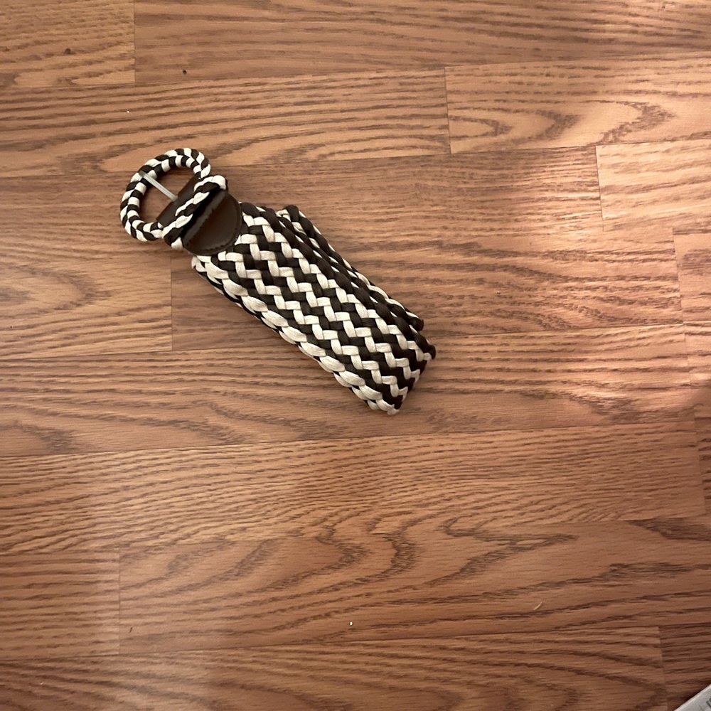 Beige & brow belt, with brown leather trimmed by the buckle
